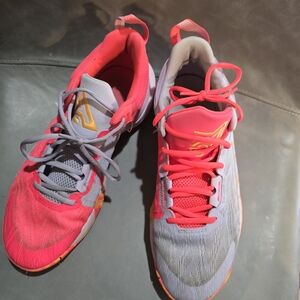 Nike Men's Athletic Shoes - Pink and Gray